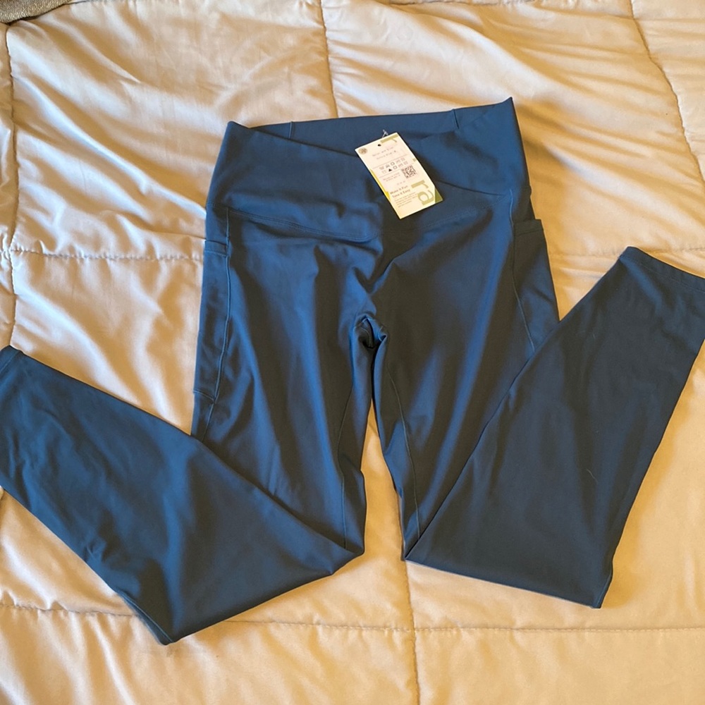 Halara crossover leggings